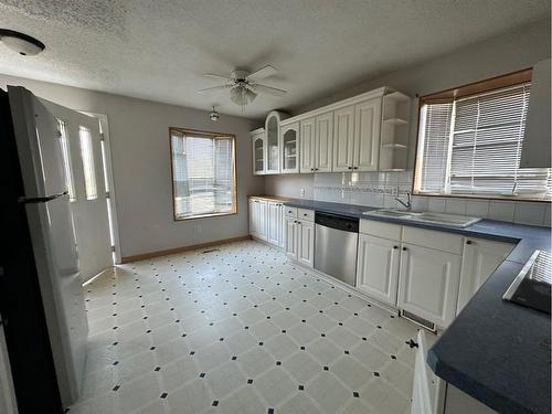 161 Silin Forest Road, Fort Mcmurray, AB - Indoor Photo Showing Kitchen