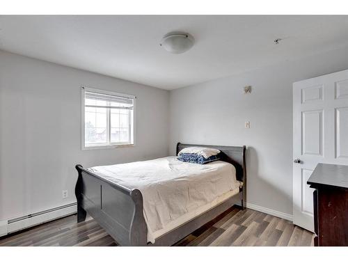 3307-200 Lougheed Drive, Fort Mcmurray, AB - Indoor Photo Showing Bedroom