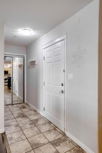 3307-200 Lougheed Drive, Fort Mcmurray, AB - Indoor Photo Showing Other Room