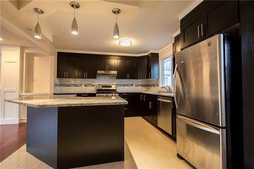 517 Beacon Hill Drive, Fort Mcmurray, AB - Indoor Photo Showing Kitchen With Upgraded Kitchen