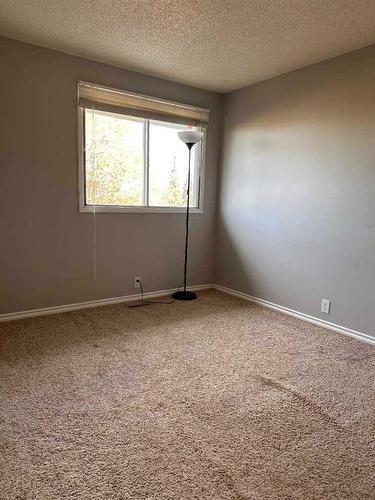 136 Wylie Place, Fort Mcmurray, AB - Indoor Photo Showing Other Room