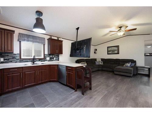 176 Greenbriar Bay, Fort Mcmurray, AB - Indoor Photo Showing Kitchen