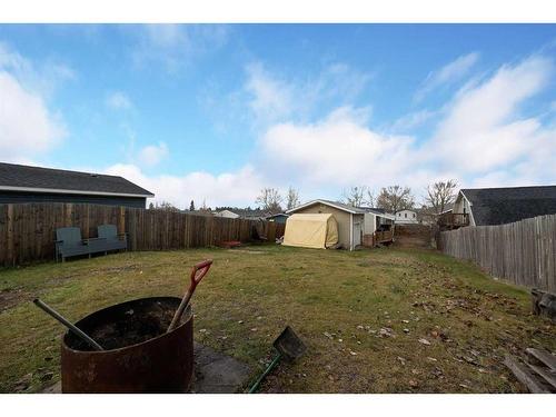 176 Greenbriar Bay, Fort Mcmurray, AB - Outdoor With Backyard