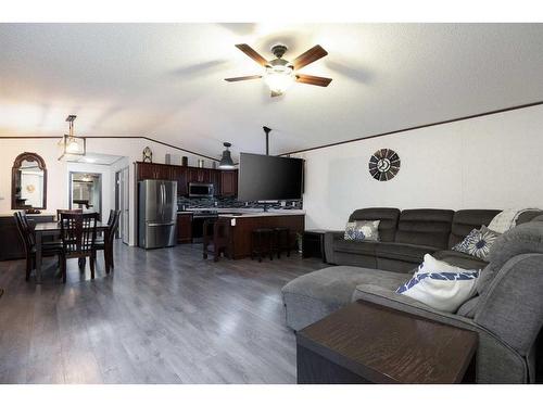 176 Greenbriar Bay, Fort Mcmurray, AB - Indoor Photo Showing Living Room