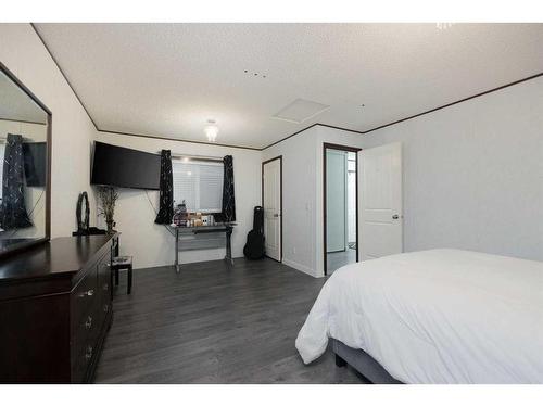 176 Greenbriar Bay, Fort Mcmurray, AB - Indoor Photo Showing Bedroom