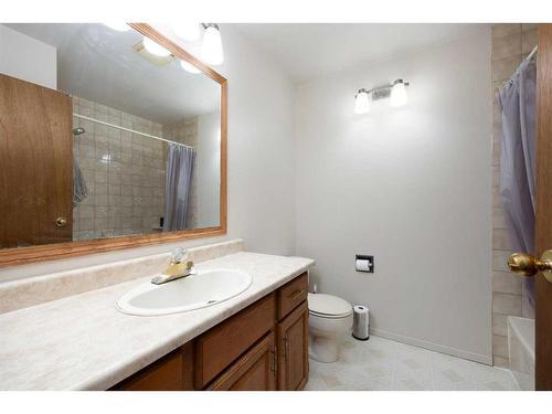 281 Beaton Place, Fort Mcmurray, AB - Indoor Photo Showing Bathroom