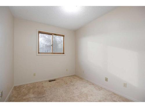 281 Beaton Place, Fort Mcmurray, AB - Indoor Photo Showing Other Room