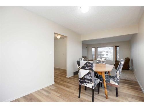 281 Beaton Place, Fort Mcmurray, AB - Indoor Photo Showing Dining Room