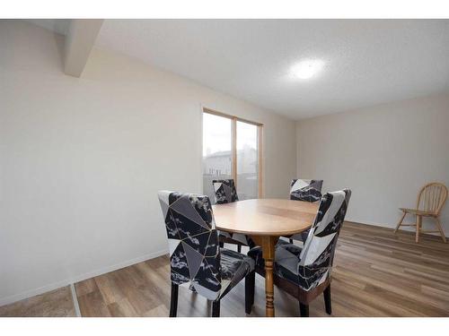 281 Beaton Place, Fort Mcmurray, AB - Indoor Photo Showing Dining Room