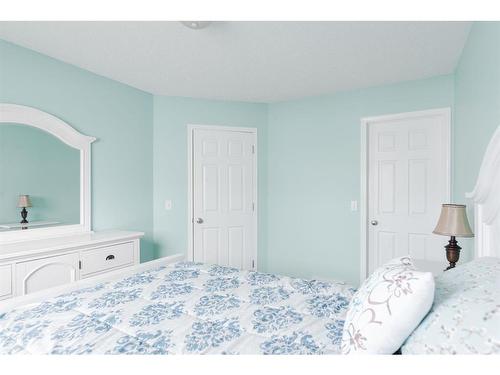 148 Kodiak Crescent, Fort Mcmurray, AB - Indoor Photo Showing Bedroom