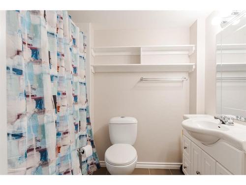 148 Kodiak Crescent, Fort Mcmurray, AB - Indoor Photo Showing Bathroom