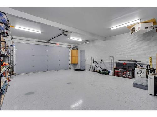 423 Killdeer Way, Fort Mcmurray, AB - Indoor Photo Showing Garage