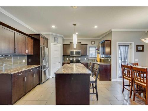 423 Killdeer Way, Fort Mcmurray, AB - Indoor Photo Showing Kitchen With Upgraded Kitchen