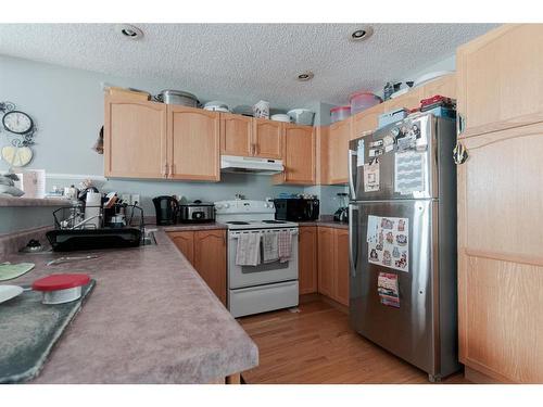 221 Sitka Drive, Fort Mcmurray, AB - Indoor Photo Showing Kitchen