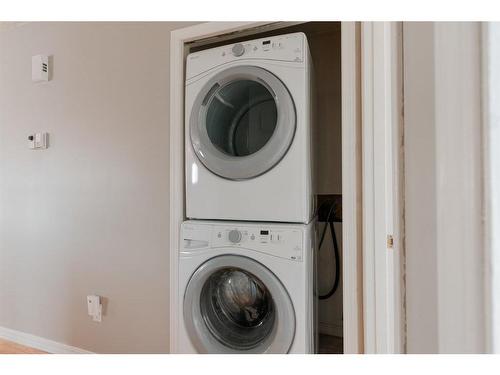 221 Sitka Drive, Fort Mcmurray, AB - Indoor Photo Showing Laundry Room