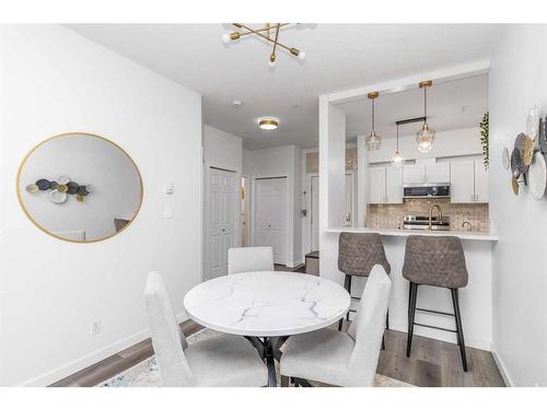 209-290 Plamondon Drive, Fort Mcmurray, AB - Indoor Photo Showing Dining Room