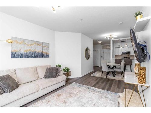 209-290 Plamondon Drive, Fort Mcmurray, AB - Indoor Photo Showing Living Room