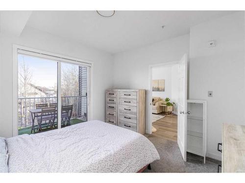 209-290 Plamondon Drive, Fort Mcmurray, AB - Indoor Photo Showing Bedroom