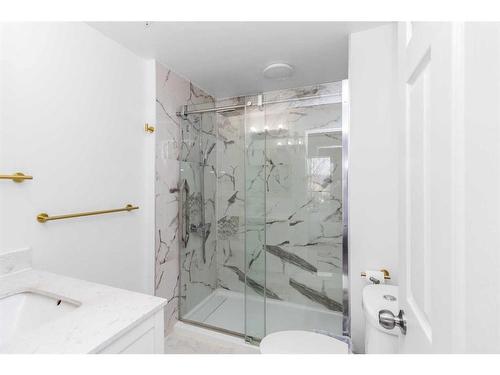 209-290 Plamondon Drive, Fort Mcmurray, AB - Indoor Photo Showing Bathroom