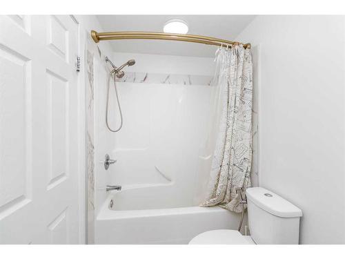 209-290 Plamondon Drive, Fort Mcmurray, AB - Indoor Photo Showing Bathroom