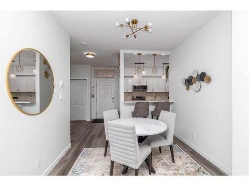 209-290 Plamondon Drive, Fort Mcmurray, AB - Indoor Photo Showing Dining Room