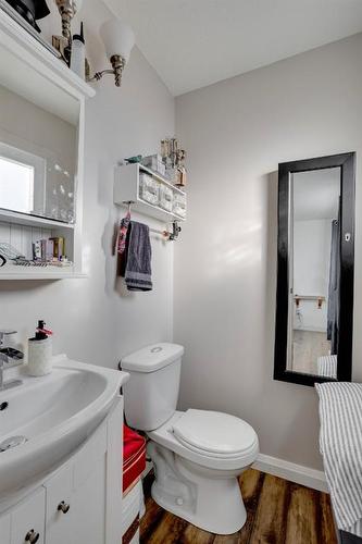 105 Silvertip Place, Fort Mcmurray, AB - Indoor Photo Showing Bathroom