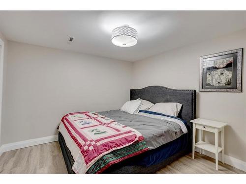 105 Silvertip Place, Fort Mcmurray, AB - Indoor Photo Showing Bedroom