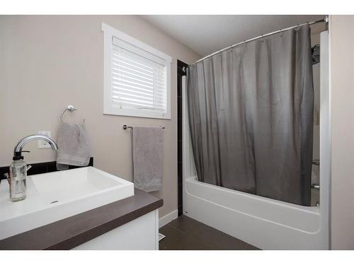 10-141 Fontaine Crescent, Fort Mcmurray, AB - Indoor Photo Showing Bathroom