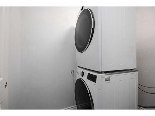 235 Cornwall Drive, Fort Mcmurray, AB - Indoor Photo Showing Laundry Room