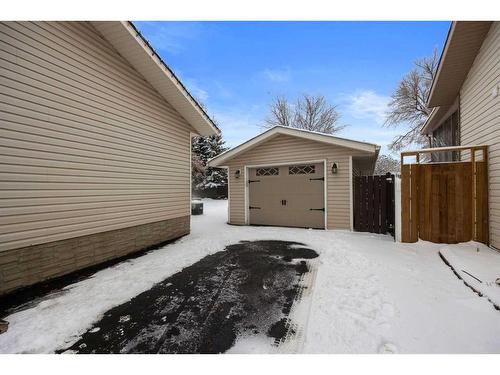 235 Cornwall Drive, Fort Mcmurray, AB - Outdoor With Exterior