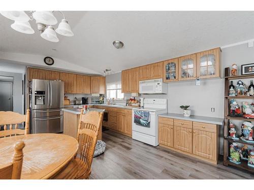 224 Cree Road, Fort Mcmurray, AB - Indoor Photo Showing Kitchen