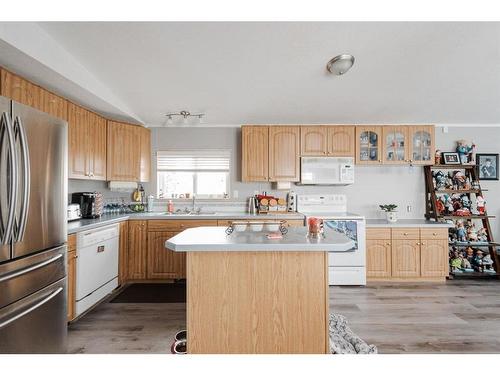 224 Cree Road, Fort Mcmurray, AB - Indoor Photo Showing Kitchen