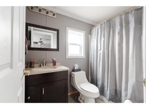 224 Cree Road, Fort Mcmurray, AB - Indoor Photo Showing Bathroom