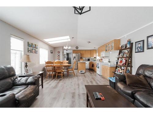 224 Cree Road, Fort Mcmurray, AB - Indoor Photo Showing Living Room