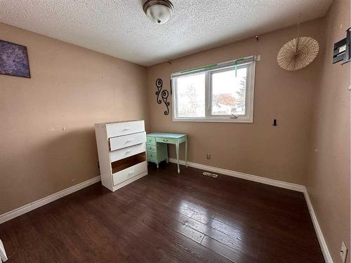 3 Rae Crescent, Fort Mcmurray, AB - Indoor Photo Showing Other Room