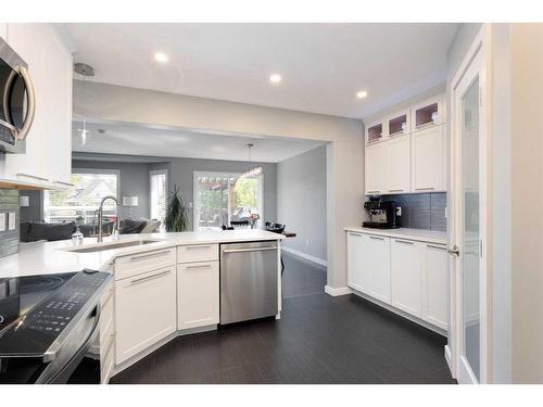 103 J W Mann Drive, Fort Mcmurray, AB - Indoor Photo Showing Kitchen