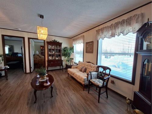 529-13221 Twp Rd 680, Rural Lac La Biche County, AB - Indoor Photo Showing Living Room