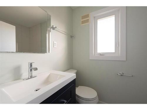 1 Pond Crescent, Fort Mcmurray, AB - Indoor Photo Showing Bathroom