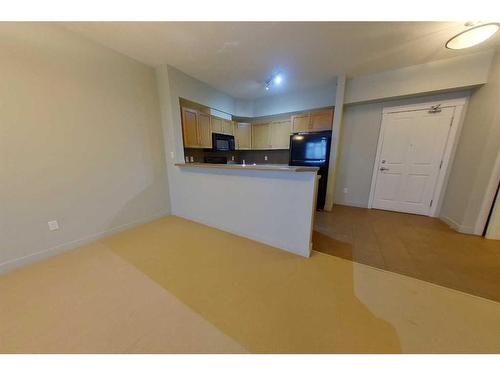 409-108 Denholm Gate, Fort Mcmurray, AB - Indoor Photo Showing Kitchen