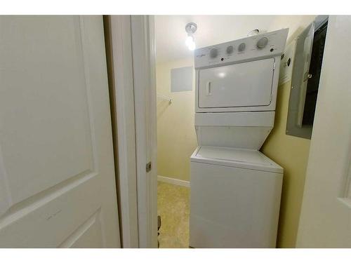 409-108 Denholm Gate, Fort Mcmurray, AB - Indoor Photo Showing Laundry Room