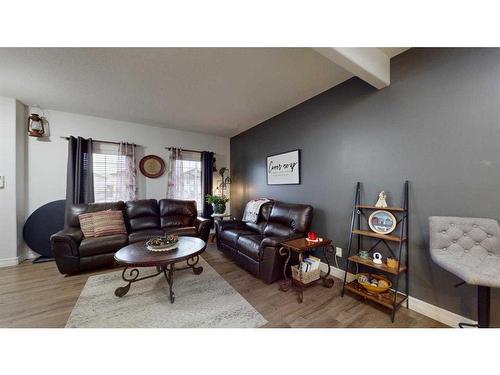 128 Saline Creek Way, Fort Mcmurray, AB - Indoor Photo Showing Living Room