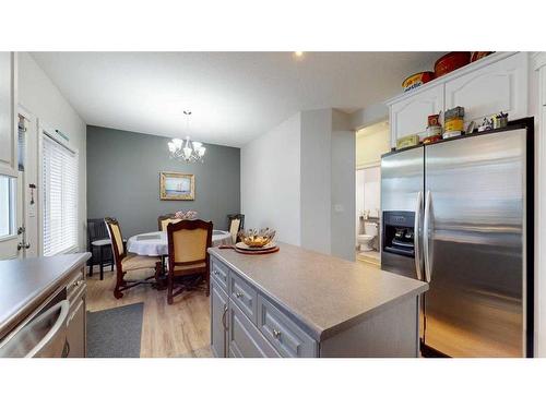 128 Saline Creek Way, Fort Mcmurray, AB - Indoor Photo Showing Kitchen