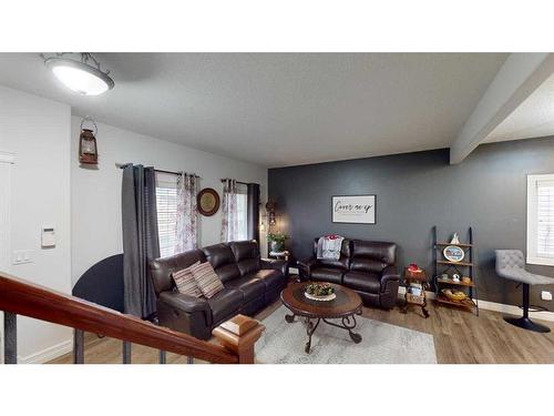 128 Saline Creek Way, Fort Mcmurray, AB - Indoor Photo Showing Living Room