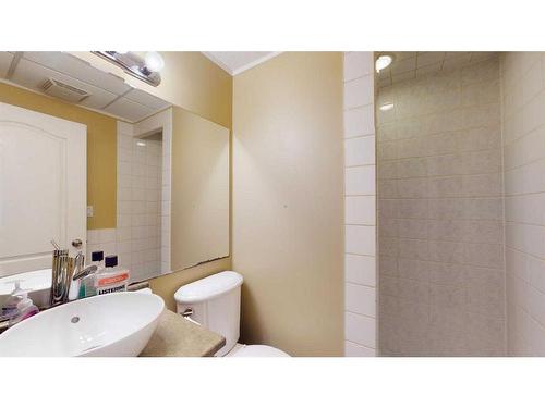 128 Saline Creek Way, Fort Mcmurray, AB - Indoor Photo Showing Bathroom