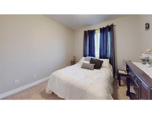 128 Saline Creek Way, Fort Mcmurray, AB - Indoor Photo Showing Bedroom