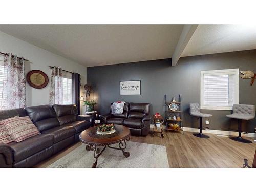 128 Saline Creek Way, Fort Mcmurray, AB - Indoor Photo Showing Living Room