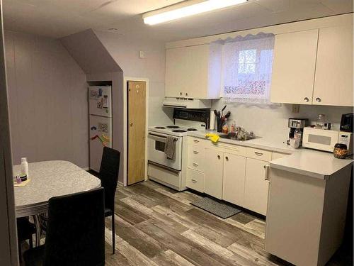 10314 101A Avenue, Lac La Biche, AB - Indoor Photo Showing Kitchen