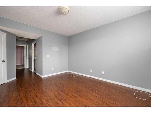 100 Bruin Bay, Fort Mcmurray, AB - Indoor Photo Showing Other Room