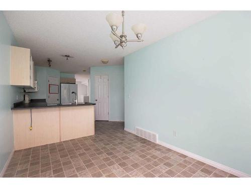 100 Bruin Bay, Fort Mcmurray, AB - Indoor Photo Showing Kitchen