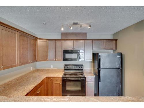 607-8535 Clearwater Drive, Fort Mcmurray, AB - Indoor Photo Showing Kitchen